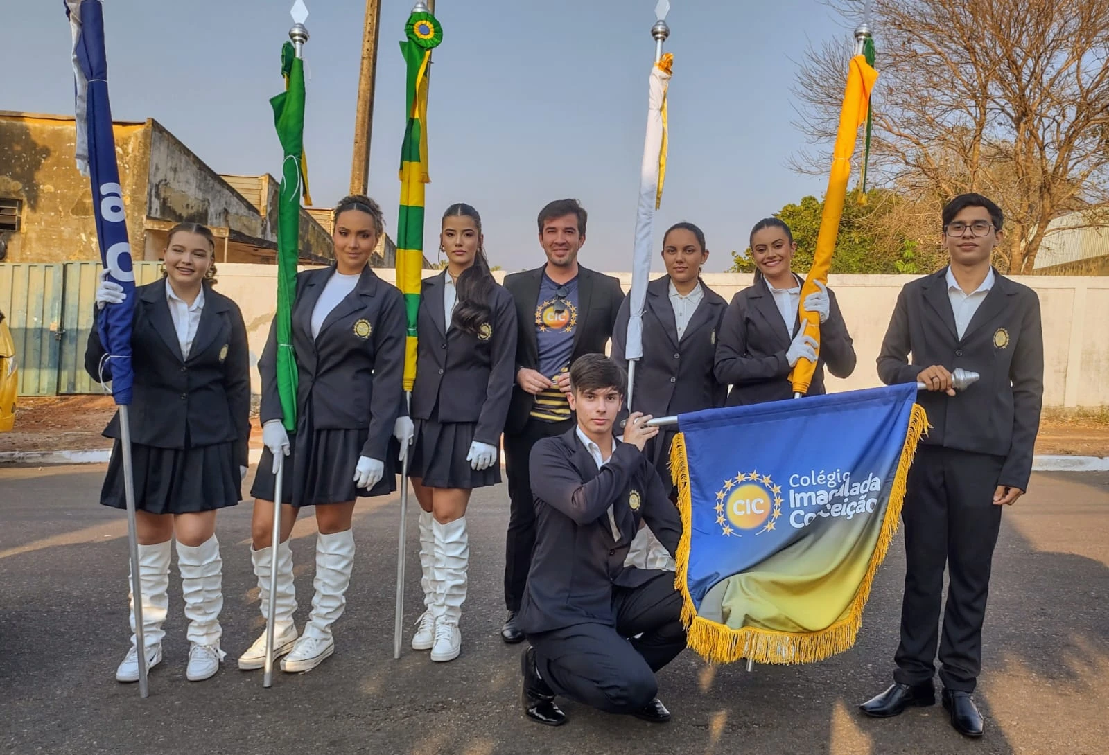 Pelotão de bandeiras no Desfile Cívico