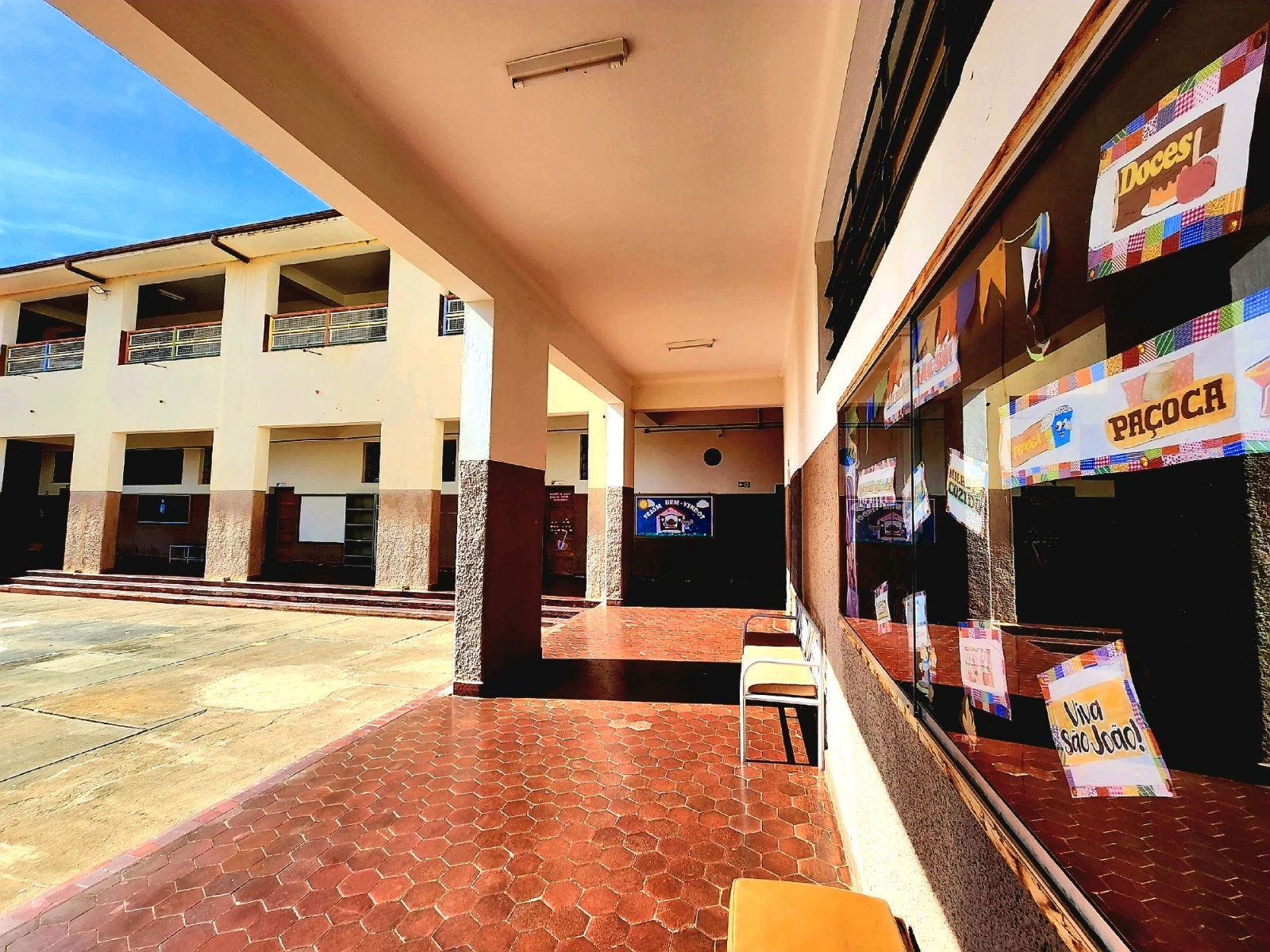 Corredor das salas de aula